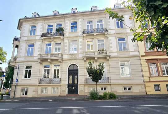 Exklusive Stilaltbauwohnung mit Blick auf den Park in Traumlage in Bad Homburg