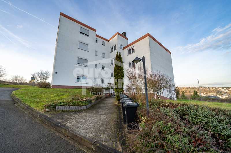 Renovierte Etagenwohnung mit Weitblick!