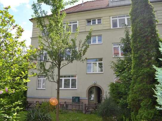 EG- Wohnung mit Loggia und eigenem Garten*