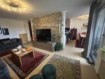 LEONBERG - 3,5-Zimmer-Wohnung mit Balkon und Garage