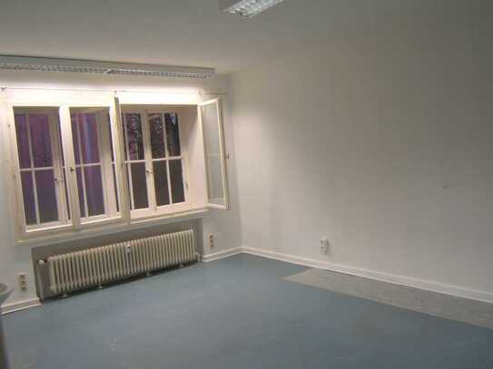 Große Wohnung für WG, Büronutzung möglich