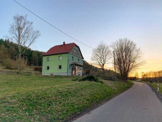 Modernisiertes Einfamilienhaus mit großem Garten und Glasfaser in ruhiger Lage