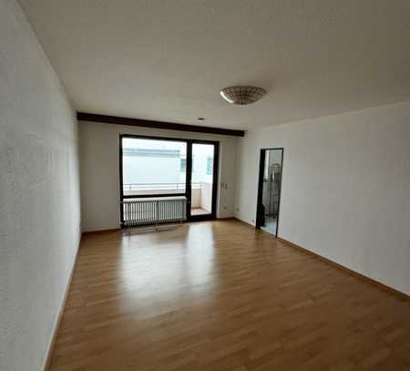 Uhldingen-Mühlhofen: Sofort beziehbare Hochparterre-Wohnung (1 Zimmer + Balkon)