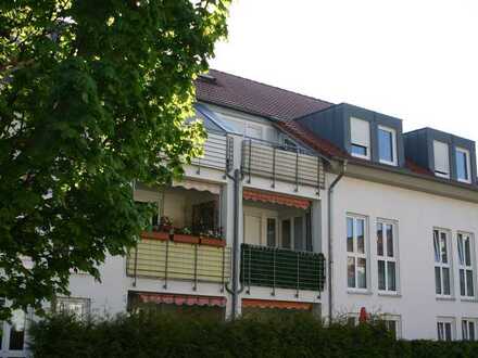 4 % Rendite: Moderne Stadtvilla mit 9 vollvermieteten Wohnungen + 13 Kfz-Stellplätzen, realgeteilt!