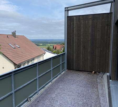 Exklusive, neuwertige 3,5-Zimmer-Wohnung mit Balkon in Aichelberg, inkl. Garage und Stellplatz