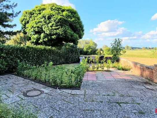 Natur und Ruhe im urbanen Umfeld: 265m² 2-Familienhaus in Harkenbleck! Garage, PV-Anlage uvm.