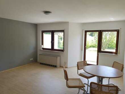 Ruhig gelegene, schöne 1-Zi.-Wohnung mit großer Terrasse und EBK in Karlsruhe-Grötzingen