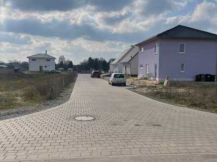 Bauträgerfreie Grundstücke in ruhiger ländlicher Lage - voll erschlossen !