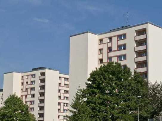 Völklingen, schöne Wohnung mit Loggia in zentraler Lage, Nähe Stadtwald, Pasteurstraße 16