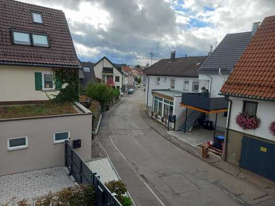 Esslingen Berkheim, frei stehendes, teilrenoviertes 3-Familien-Haus