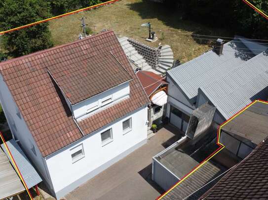 Freistehendes Einfamilienhaus (kernsaniert) mit großem Grundstück, Werkstatt und Garage