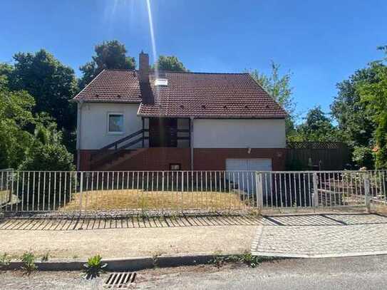 Freistehendes Einfamilienhaus mit großem Garten in Pankow Rosenthal