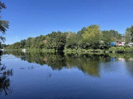 Wohnen mit Wasserblick! Seltenes Baugrundstück in bevorzugter Lage zwischen Grünau und Adlershof.