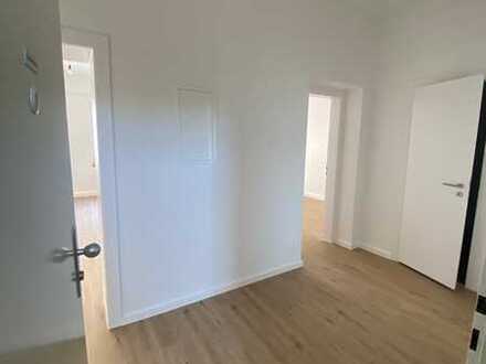 Kernsanierte 2-Zimmerwohnung mit großer Küche und Sonnenbalkon sucht neue Mieter.