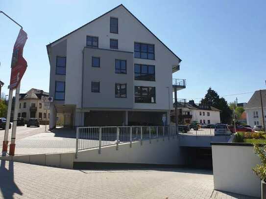 Exklusive, neuwertige 4-Zimmer-Wohnung mit Balkon und EBK in Niedernhausen