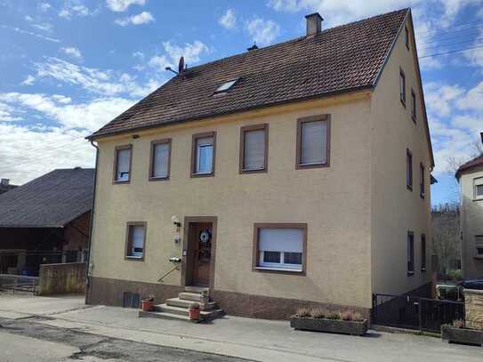 Charmantes Zweifamilienhaus in Möckmühl mit viel Potenzial