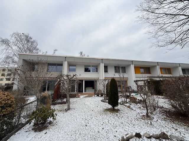 attraktives Reihenhaus mit Garage in Buckow, bezugsfrei