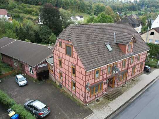 Historische Gaststätte mit großem Grundstück direkt an der Bever