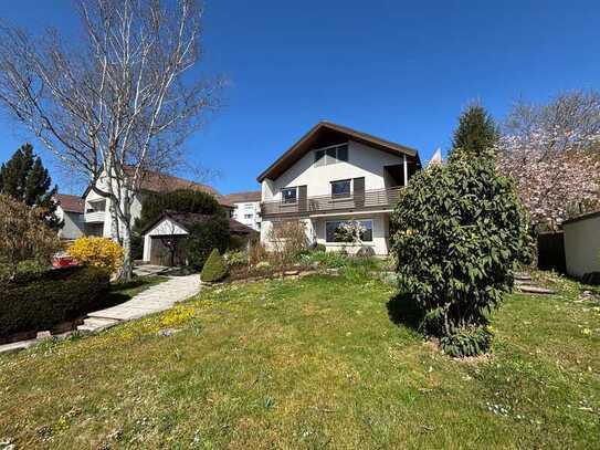 Top-Grundstück mit Einfamilienhaus, Garten und Doppelgarage in Calw-Heumaden