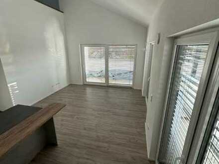 Neue, lichtdurchflutete, Penthouse-Wohnung mit geräumiger Dachterrasse, 2 TG Plätze