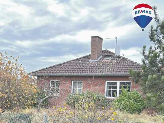 Bungalow mit 2 Garagen in netter Nachbarschaft