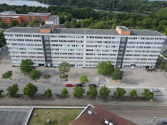 ca. 975 m²: Attraktive Bürofläche in repräsentativem Büro-/Gewerbekomplex in Schwerin