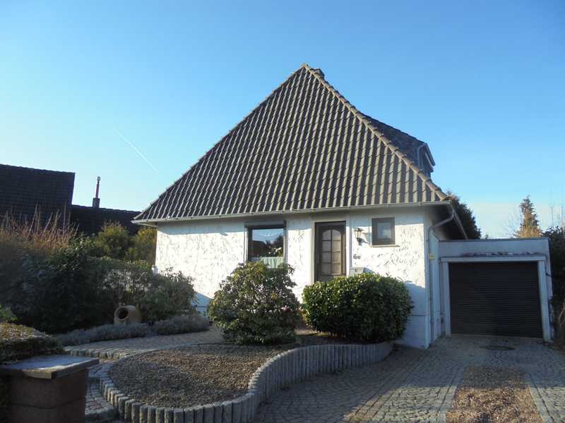 Freistehendes Einfamilienhaus in ruhiger Lage mit Terrasse, SW-Garten, Keller, Garage in Osterholz