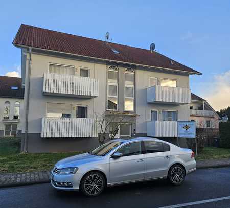 schöne 126 qm DG Wohnung in Reichelsheim/Wetterau, 3 Zi.
Preis 1.200 € Kaltmiete incl Stellplatz.