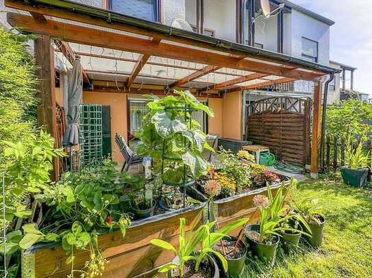 Attraktives Reihenhaus mit Garage, überdachter Terrasse und Ausbaureserve im Dachgeschoss