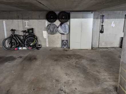 Tiefgaragenplatz mit Fernbedienung + Schrank