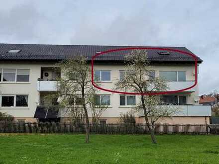 Sonnige und frisch renovierte 4-Zimmer-Wohnung mit Balkon in Heimsheim