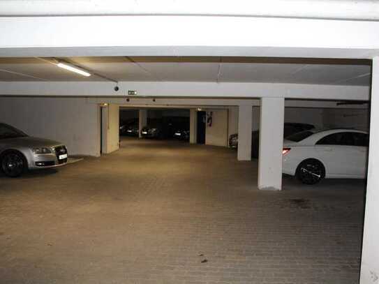 Tiefgaragenstellplatz zu vermieten