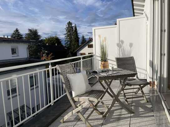 Lichtdurchflutetes, stilvolles Reihenmittelhaus mit einem S/W Garten und einer sonnigen Dachterrasse