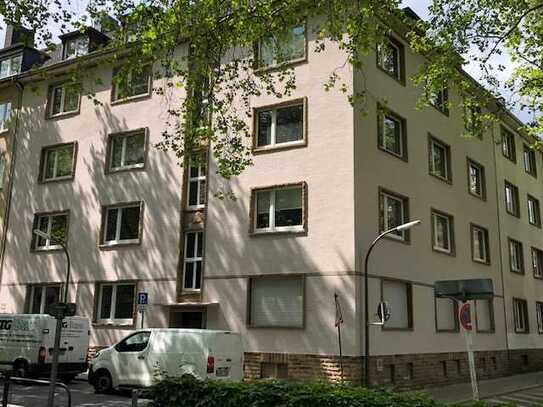 Moderne, großzügige Dachgeschosswohnung in der City