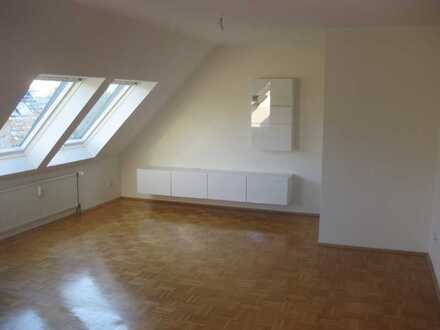 Große 3-Zimmerwohnung mit Dachterrasse und Tiefgaragenstellplatz