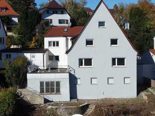 Sanierungsbedürftiges Dreifamilienhaus am Fuße der Gänsheide