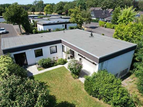 St. Augustin-Niederpleis: freistehender Bungalow mit Garage in guter Lage