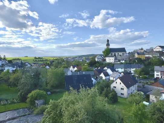 Vielseitig nutzbar: 2-Familienhaus mit ELW und Highspeed-Glasfaser in Selters-Haintchen