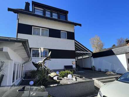 Charmantes freistehendes Ein-/Zweifamilienhaus mit Pool und Garten in zentraler Lage von Duisdorf