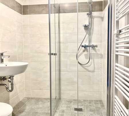 Neu sanierte 3 - Raumwohnung mit Balkon, Dusche und Aufzug, Am Sportpark 24 ab November 25 fertig!