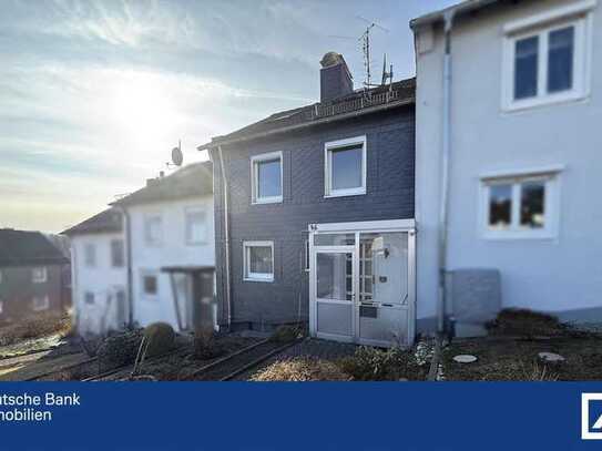 Charmantes Reihenmittelhaus aus dem Jahr 1955 – Renovierungsbedürftig aber mit Potenzial