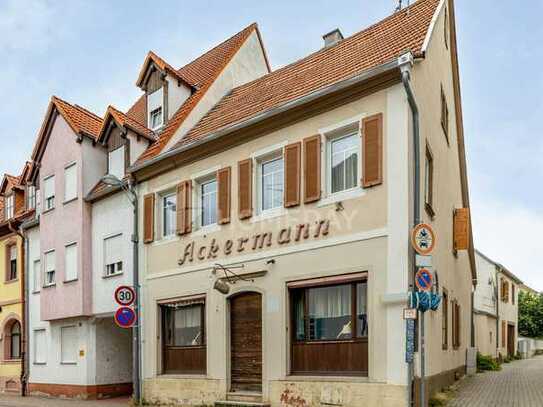 Mehrfamilienhaus mit gemütlicher Weinstube im "Dornröschenschlaf"