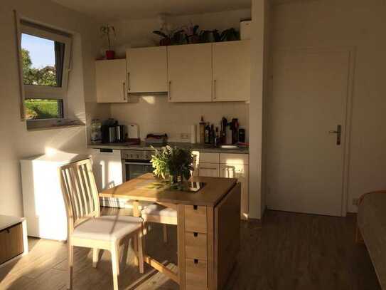 Single Apartment im Grünen, ruhig, möbliert, hoher Freizeitwert, 1 km von Gauting-Zentrum