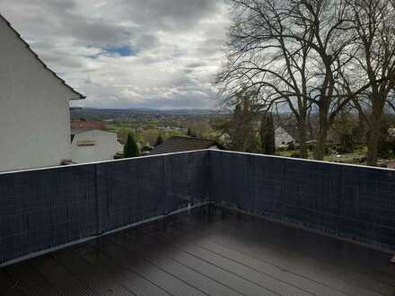 Attraktive und modernisierte 3-Zimmer-Wohnung mit großer Dachterrasse in Fröndenberg