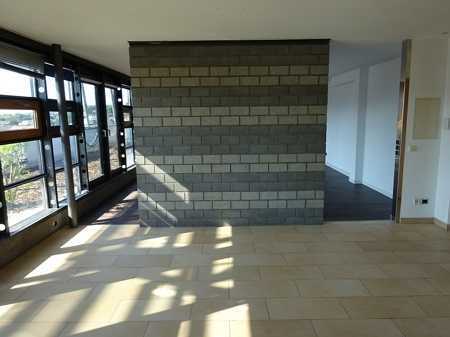 *** Tolle Penthouse-Wohnung mit Dachterrasse ***