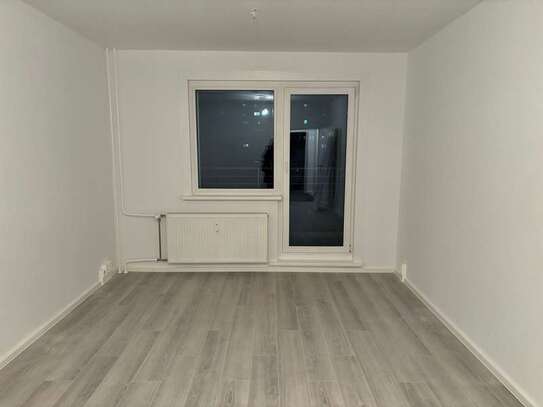 Sanierte Familienwohnung mit Aufzug und Balkon sucht neue Mieter!