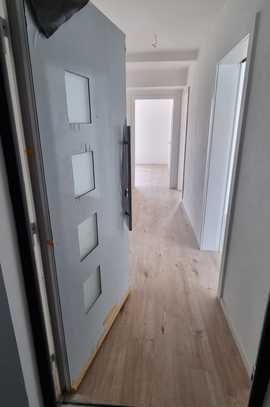 75qm / 3,5 Zimmer Wohnung mit EBK und Stellplatz