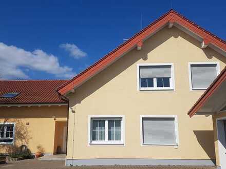 Tolle sonnige 2,5 Zimmer Wohnung, Feldrandlage , Nähe Badesee