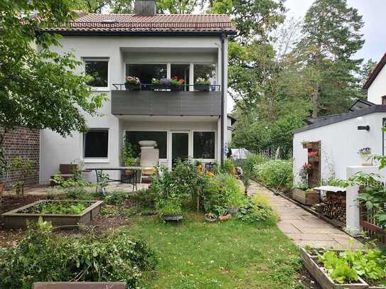 WG-Gesucht, Mitbewohnerin (weiblich) / 1,5 Zimmer in einer DHH mit großem Garten und in toller Lage