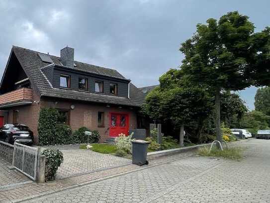 Ein-, Zweifamilienhaus in Moers